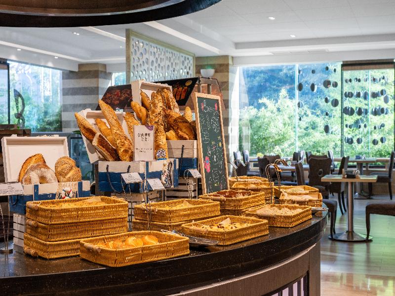 Crowne Plaza City Center Ningbo image