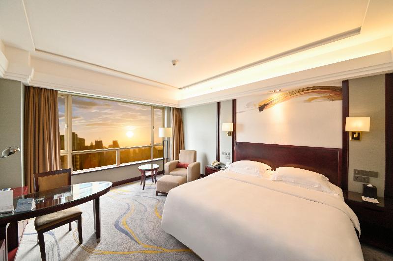 Crowne Plaza City Center Ningbo image