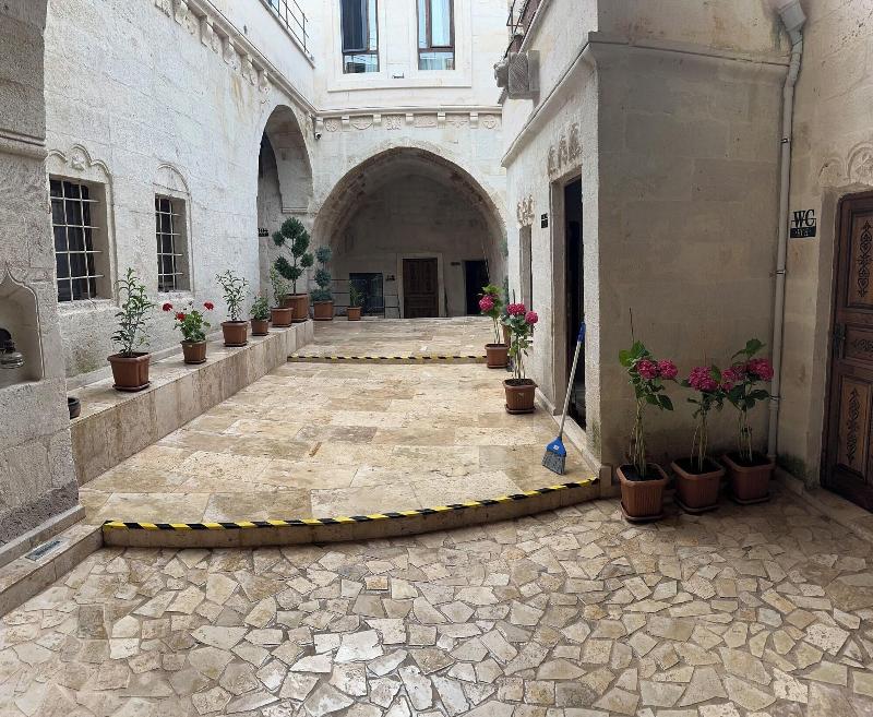 Hira Cave Hotel image