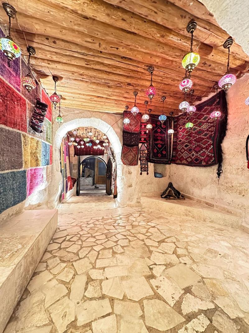 Hira Cave Hotel image