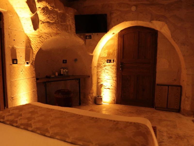 Hira Cave Hotel image
