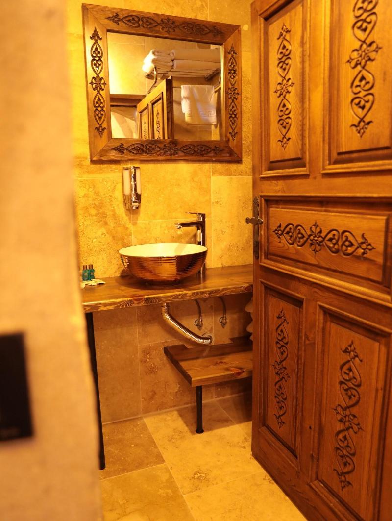 Hira Cave Hotel image