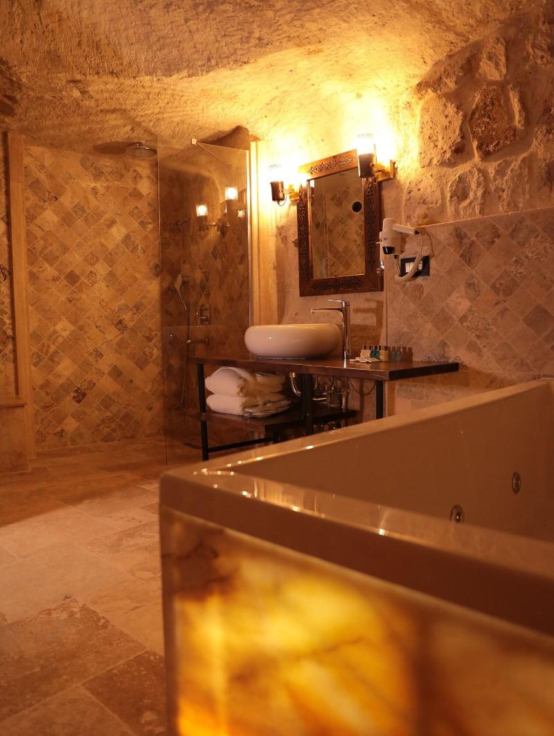Hira Cave Hotel image