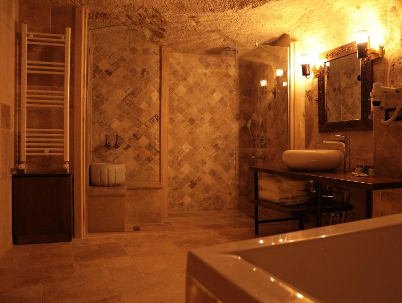 Hira Cave Hotel image