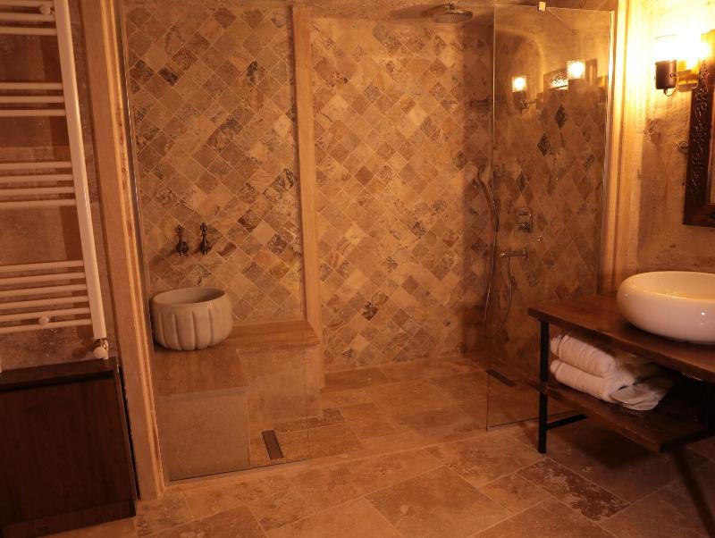 Hira Cave Hotel image