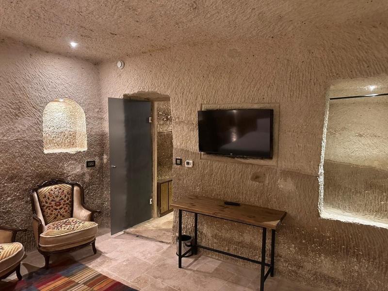 Hira Cave Hotel image