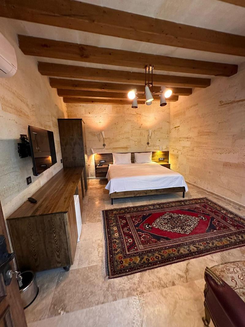 Hira Cave Hotel image