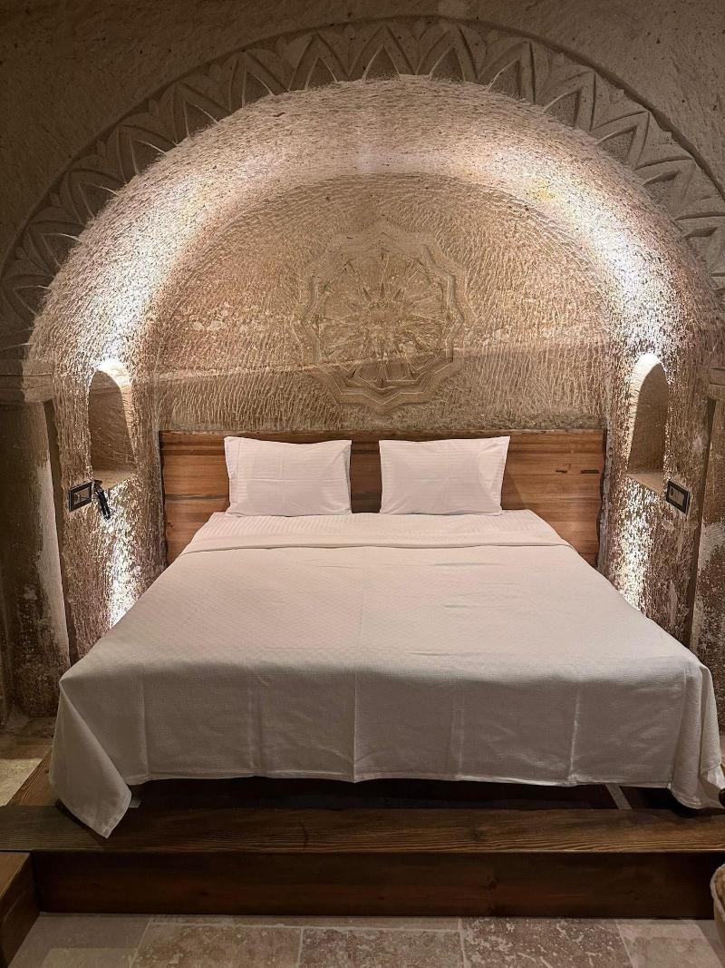 Hira Cave Hotel image