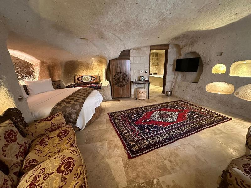 Hira Cave Hotel image