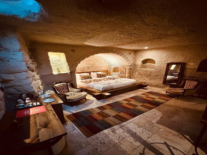 Hira Cave Hotel image
