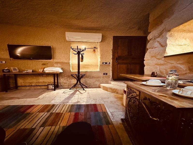 Hira Cave Hotel image