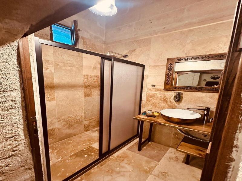 Hira Cave Hotel image