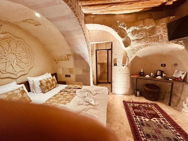 Hira Cave Hotel image