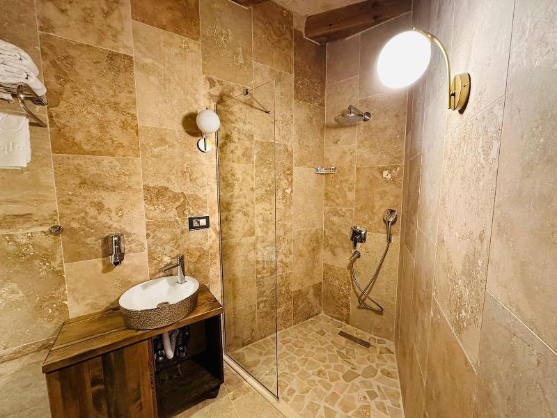 Hira Cave Hotel image
