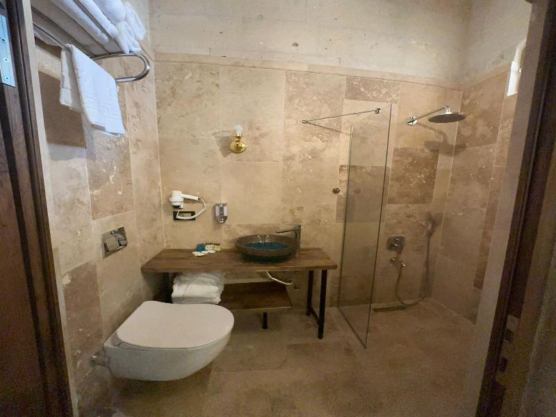 Hira Cave Hotel image