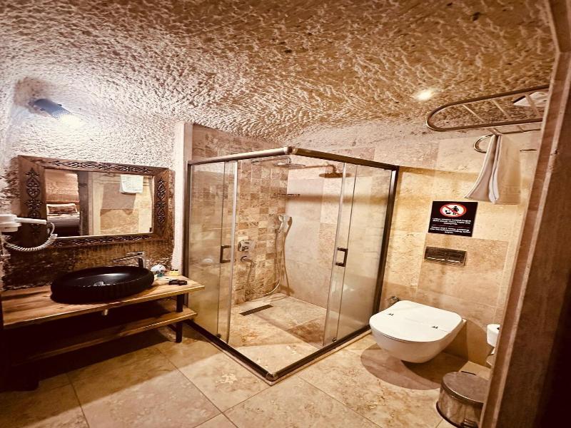 Hira Cave Hotel image