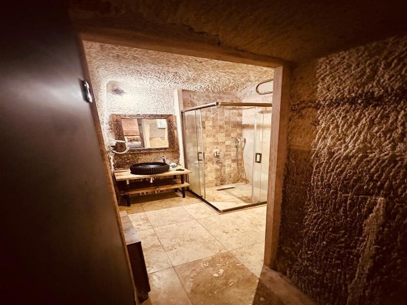 Hira Cave Hotel image