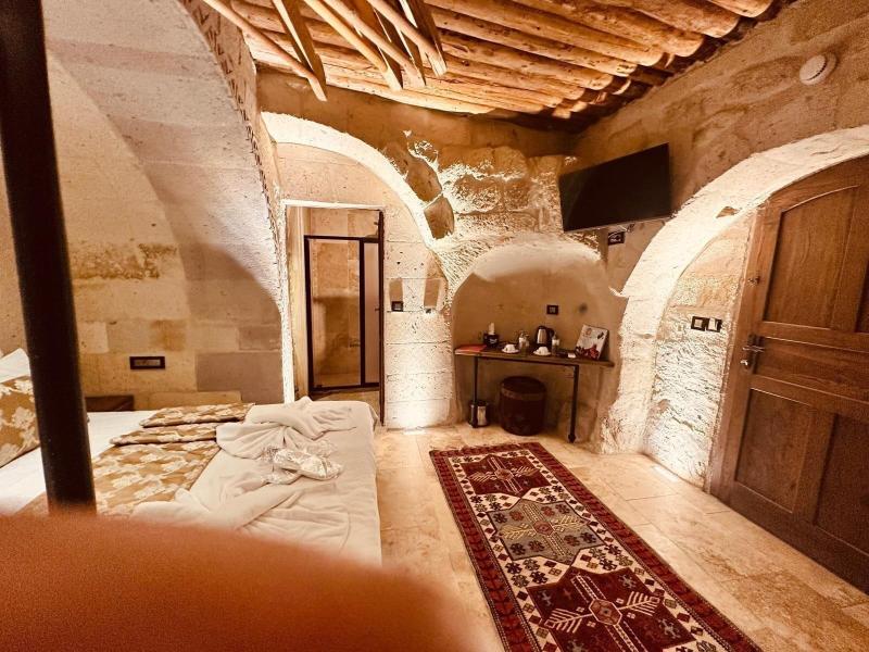 Hira Cave Hotel image