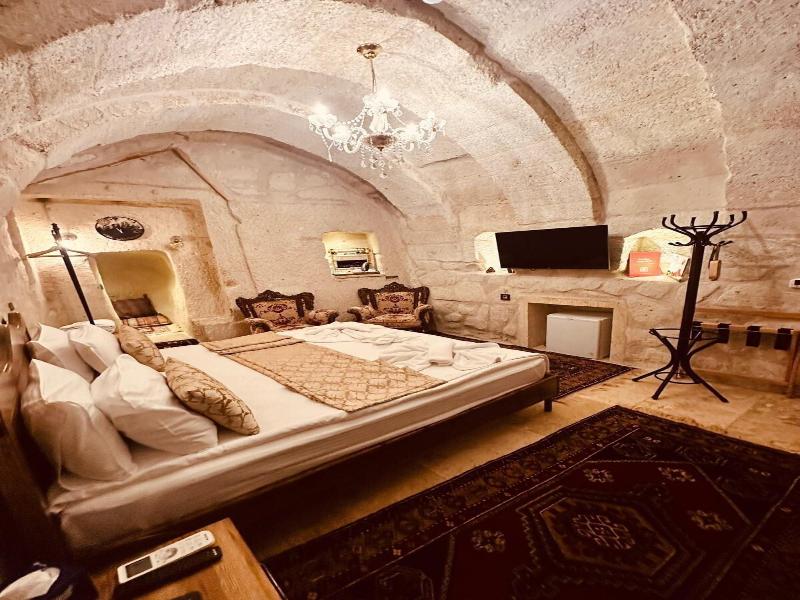 Hira Cave Hotel image