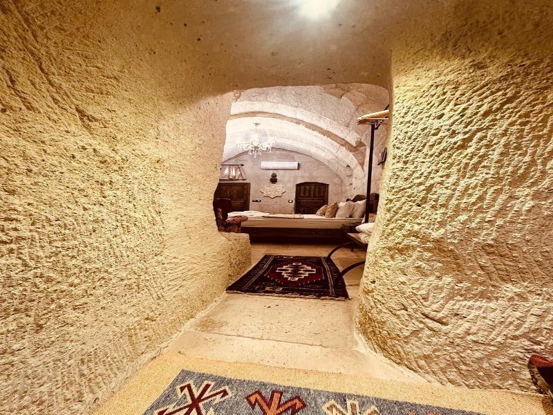Hira Cave Hotel image