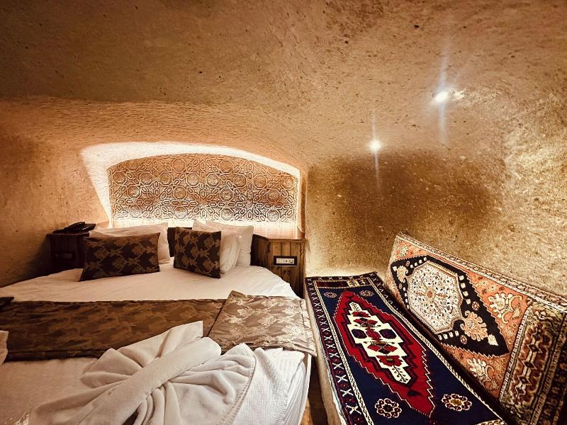 Hira Cave Hotel image