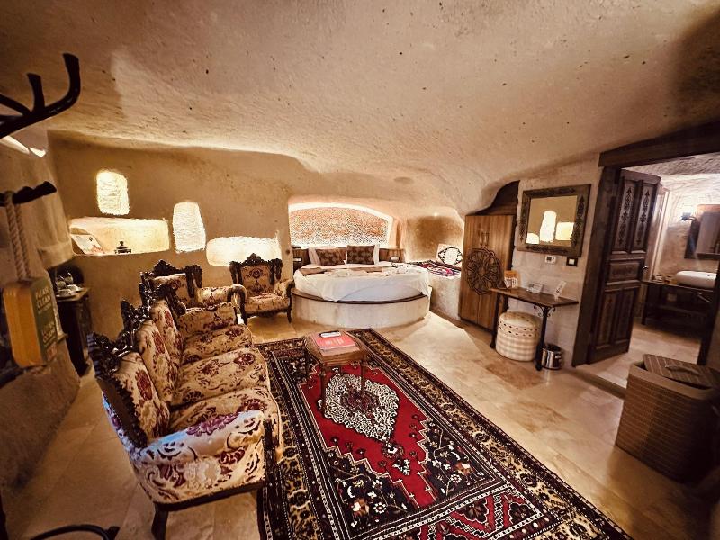 Hira Cave Hotel image