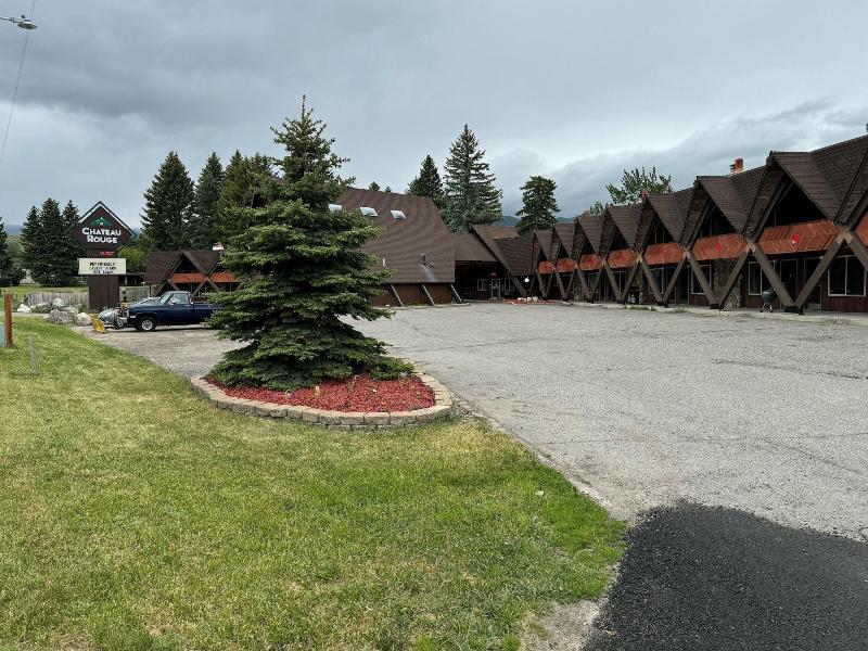 Chateau Rouge Condominiums image