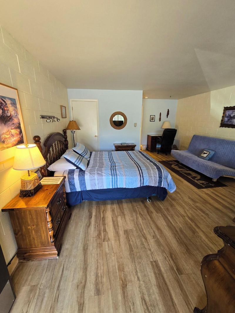 Chateau Rouge Condominiums image