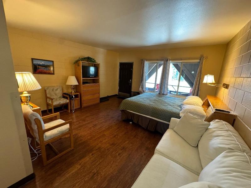 Chateau Rouge Condominiums image