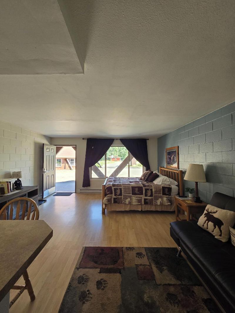 Chateau Rouge Condominiums image