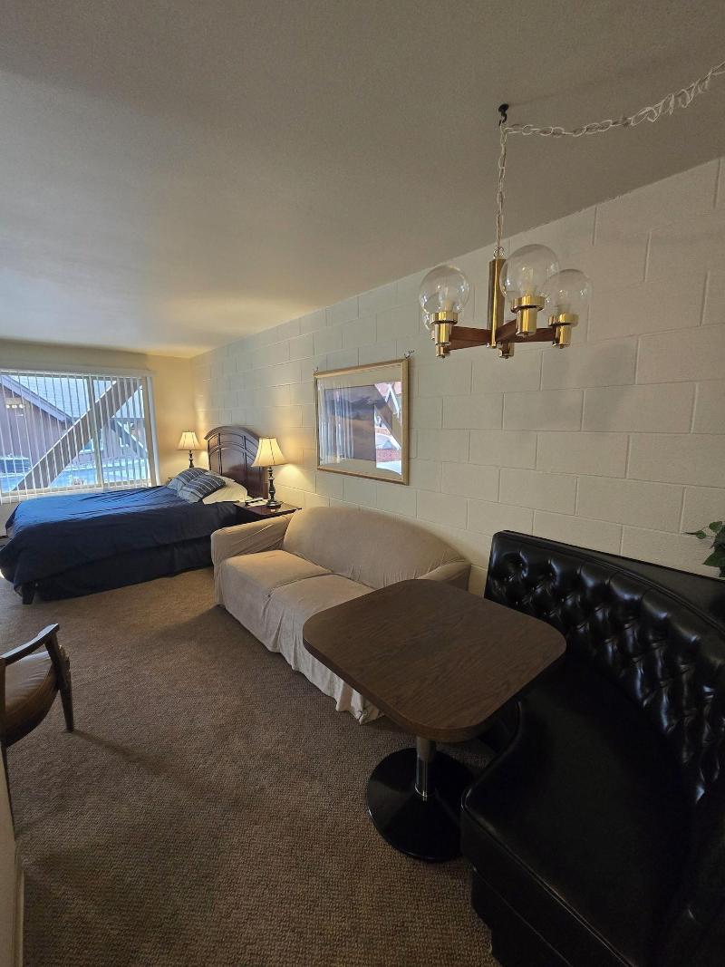 Chateau Rouge Condominiums image