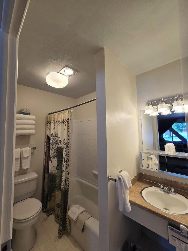 Chateau Rouge Condominiums image