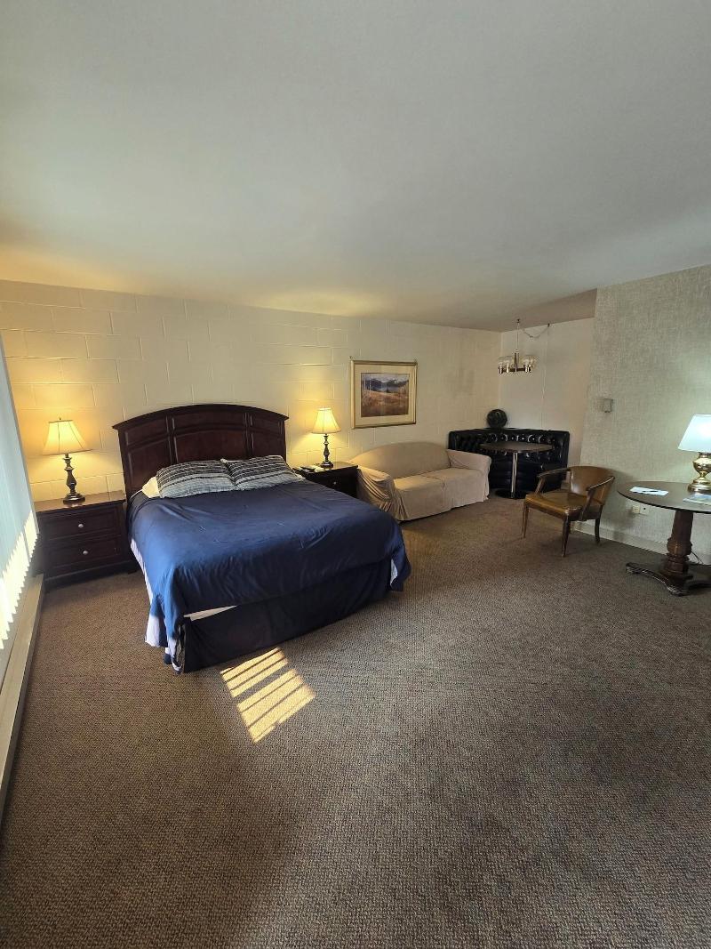 Chateau Rouge Condominiums image