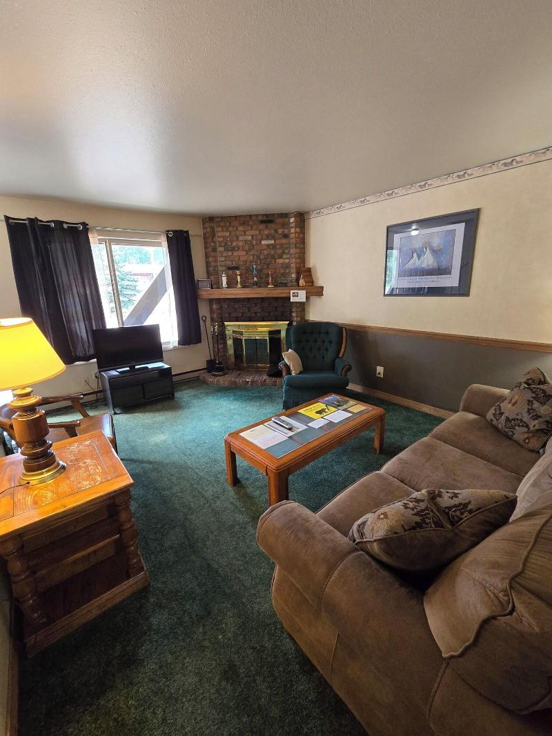 Chateau Rouge Condominiums image