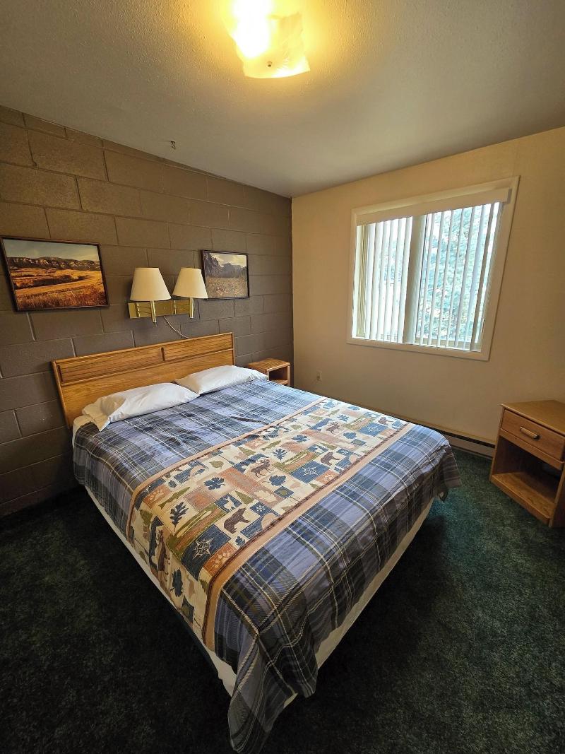 Chateau Rouge Condominiums image
