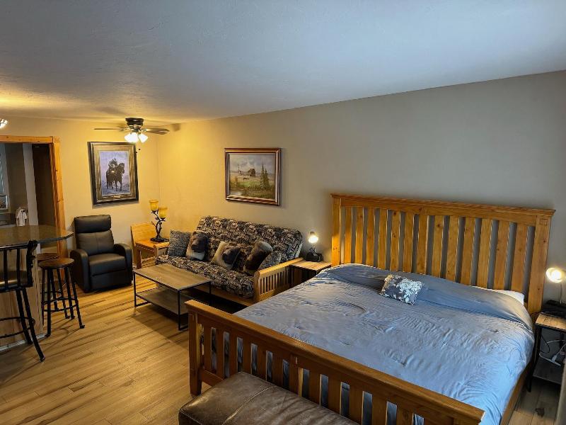 Chateau Rouge Condominiums image