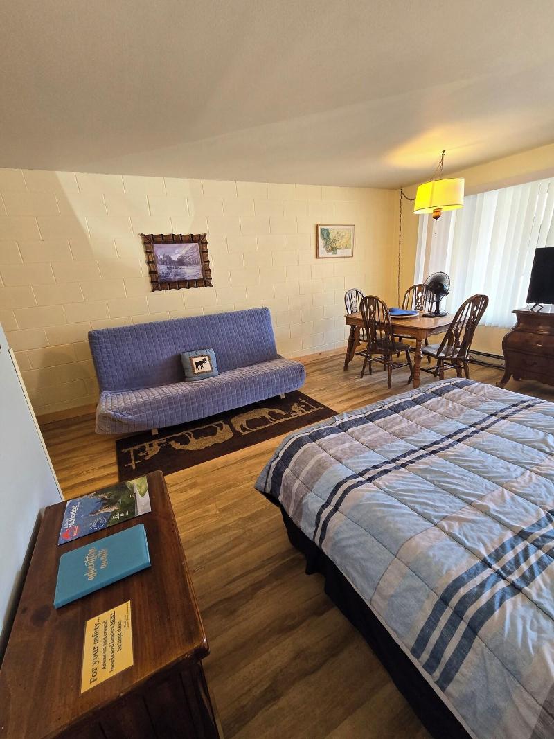 Chateau Rouge Condominiums image