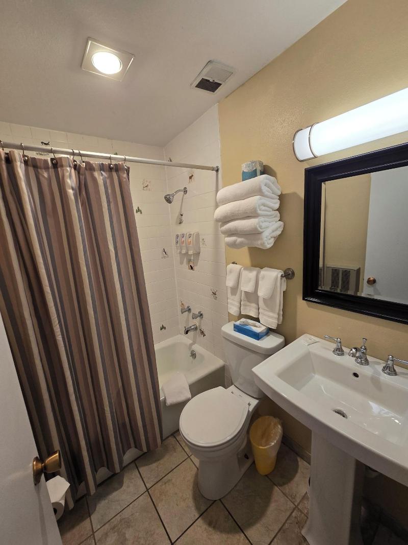 Chateau Rouge Condominiums image