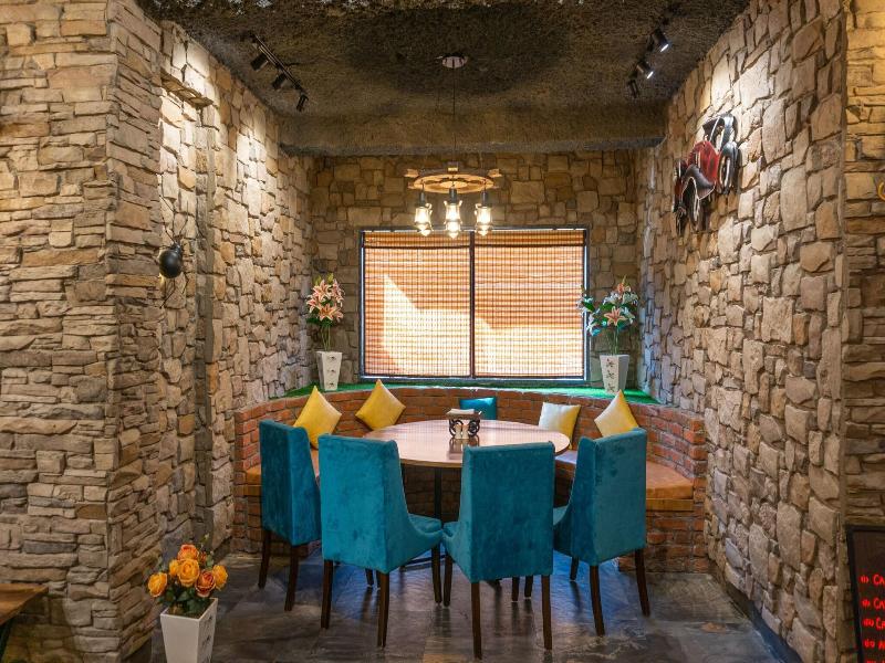 Hotel Gems Inn image