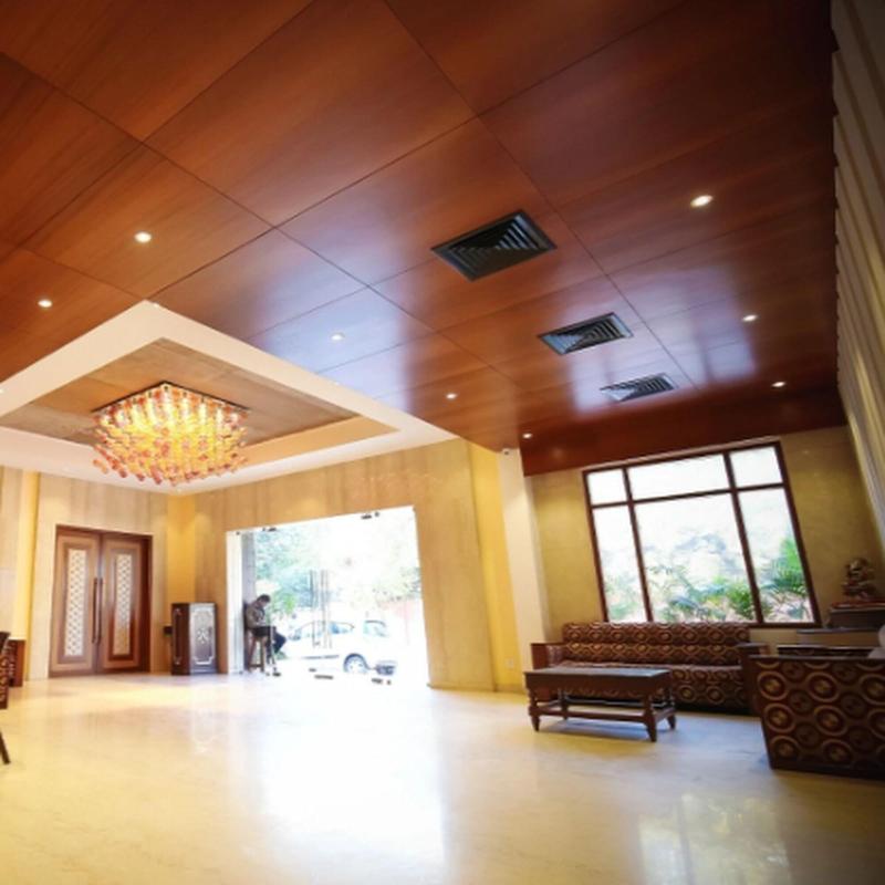 Hotel Regency Square