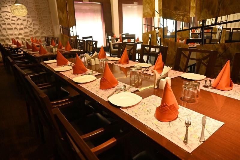 Hotel Regency Square