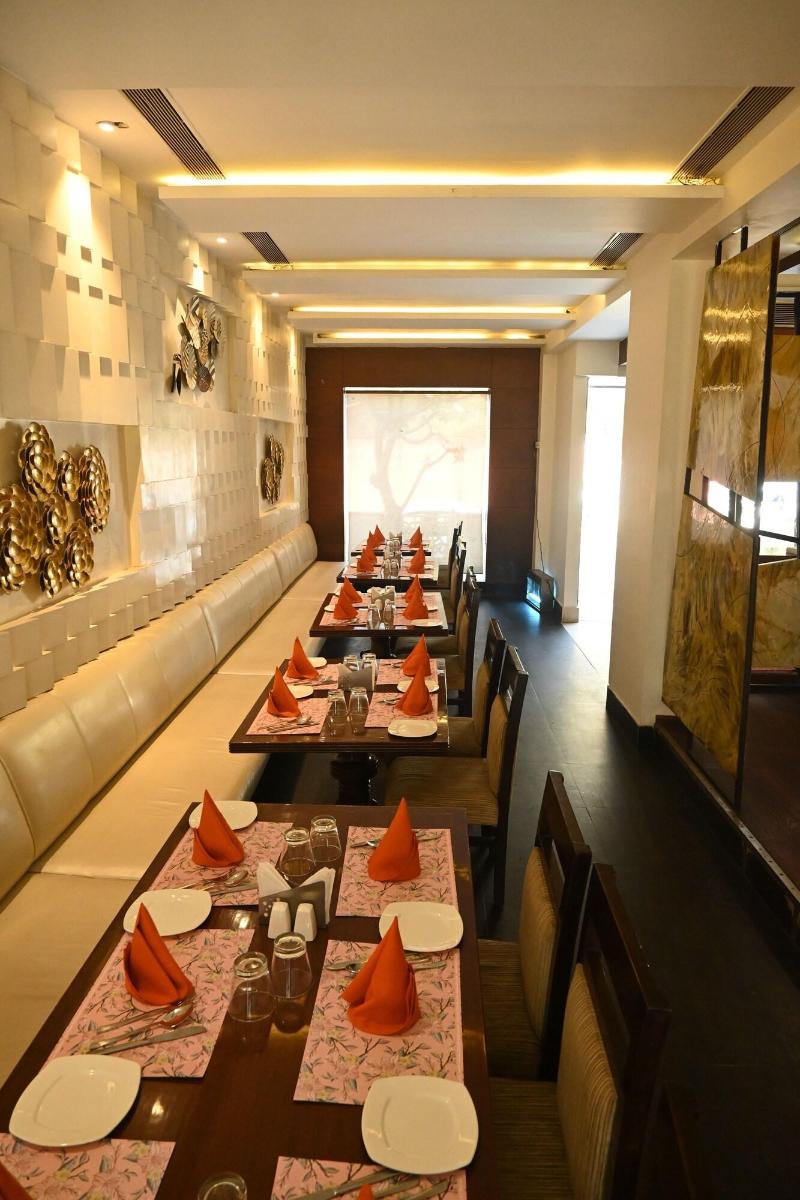 Hotel Regency Square