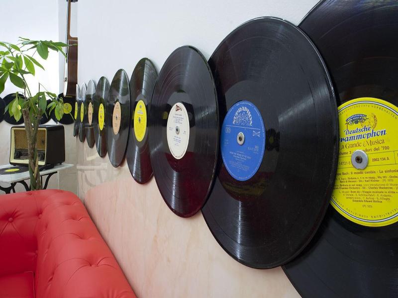 Red And Blues Music Hotel Genova image