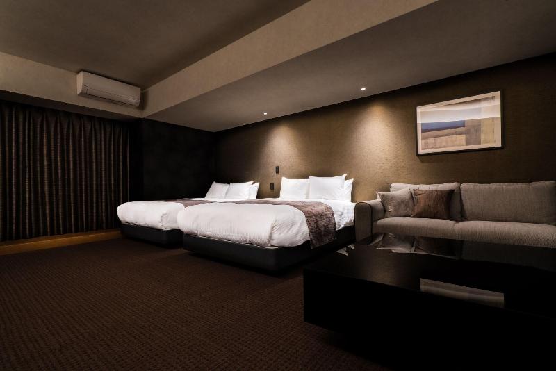 Randor Hotel Namba Osaka Suites image