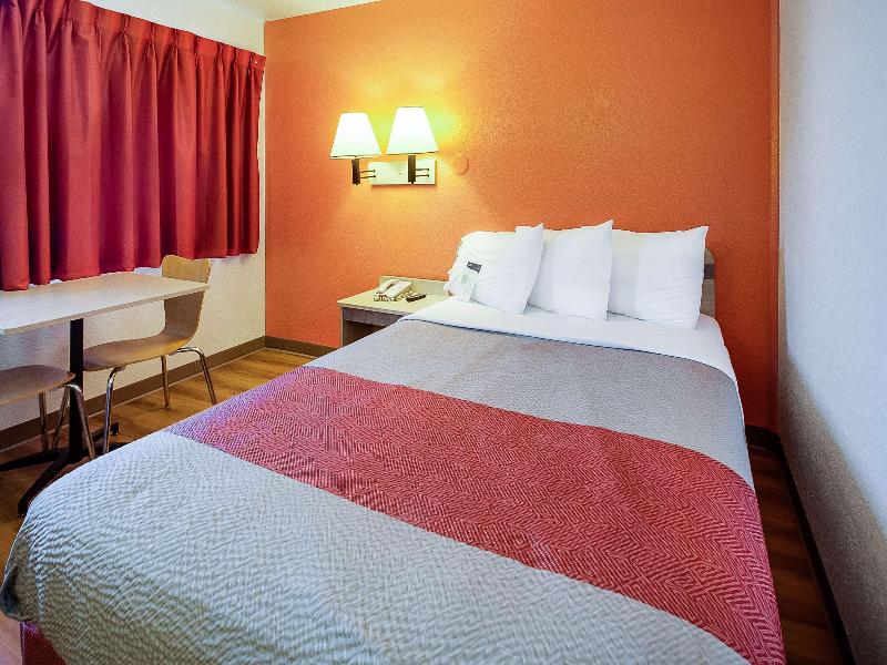 Motel 6-lenexa, Ks - Kansas City Southwest image