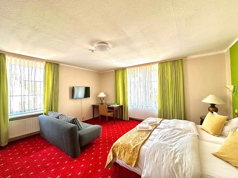 Parkhotel Sonne image