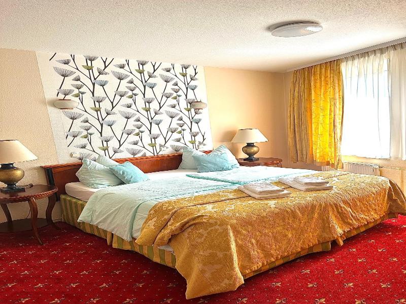 Parkhotel Sonne image