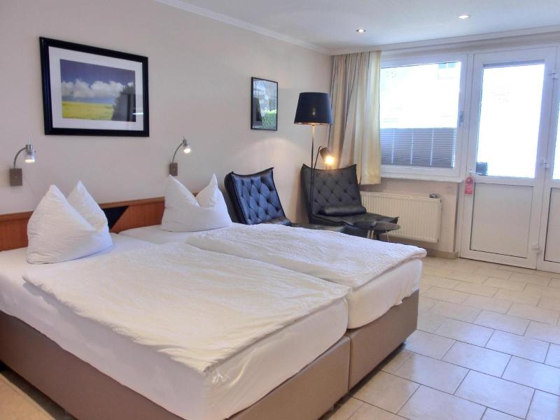 Hotel Zum Hafen image