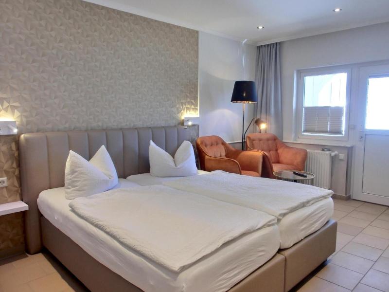 Hotel Zum Hafen image