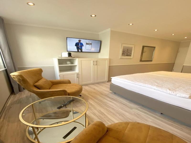 Hotel Zum Hafen image